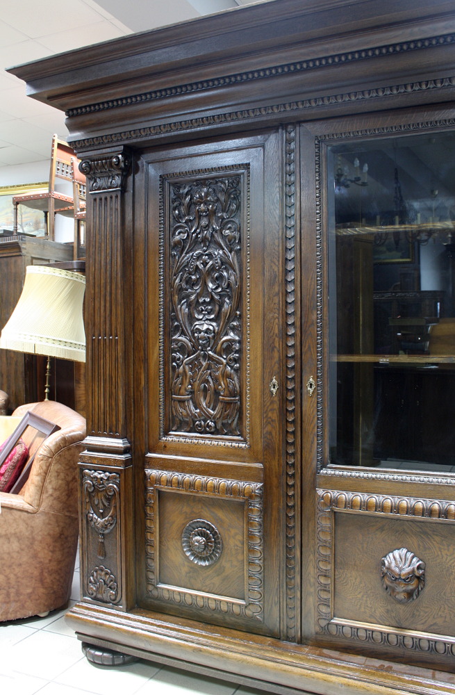 DUŻA, GABINETOWA BIBLIOTEKA - 1