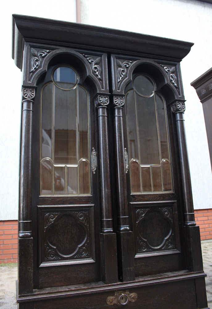 BIBLIOTECZKA Z WITRAŻEM - 3