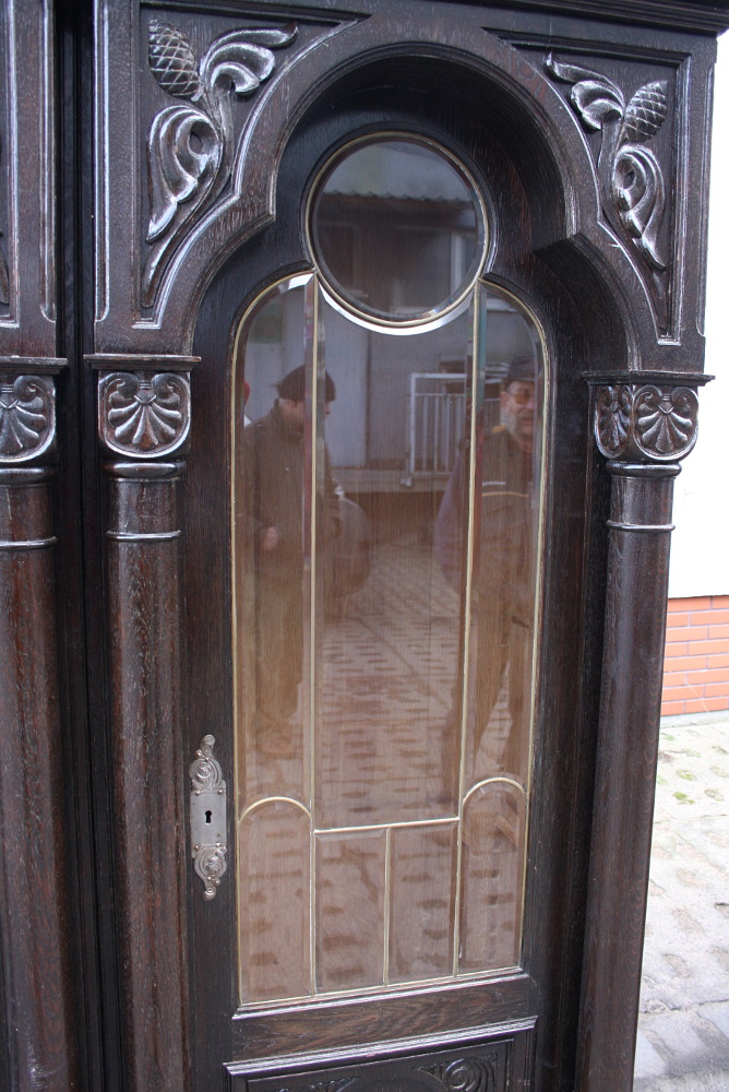 BIBLIOTECZKA Z WITRAŻEM - 5