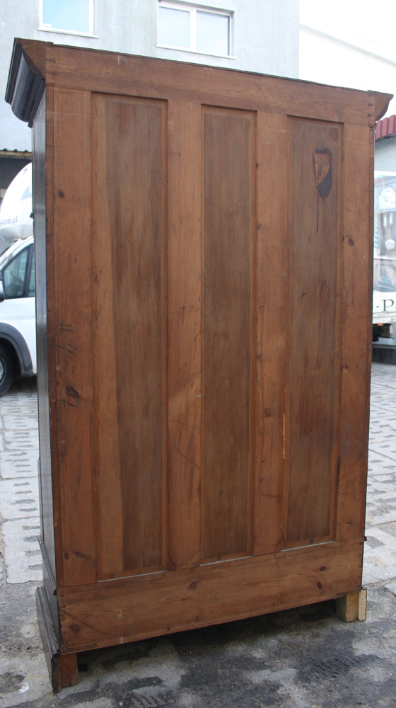 BIBLIOTECZKA Z WITRAŻEM - 8