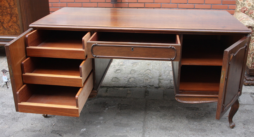 BIURKO CHIPPENDALE - 1