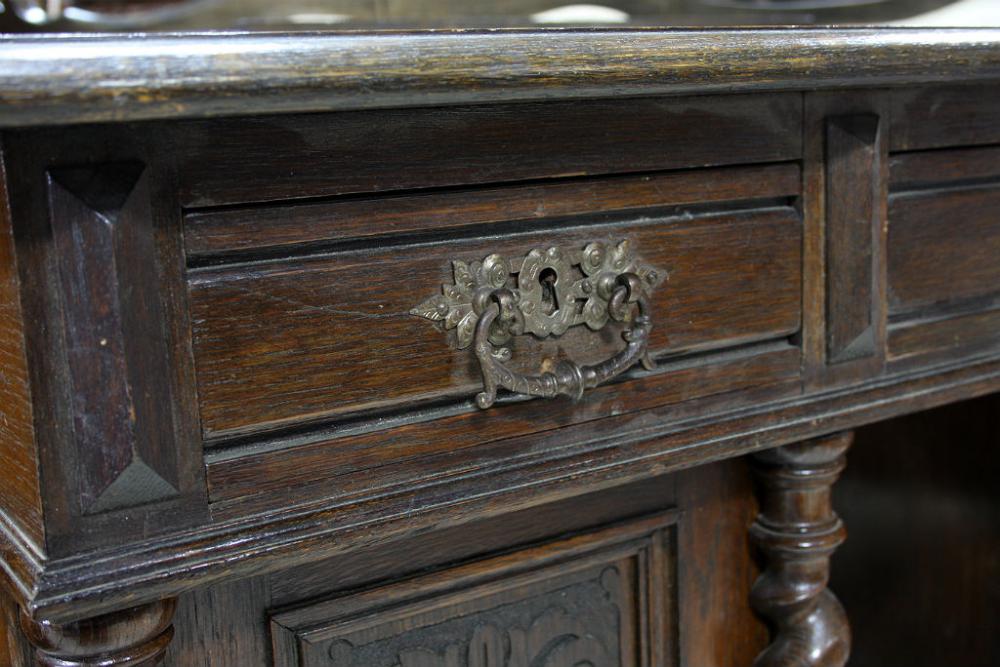 BIURKO - NEORENESANS - 3