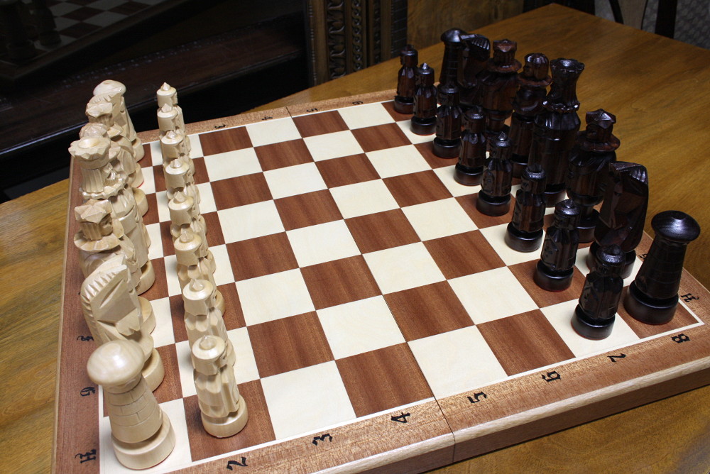 RZEŹBIONE SZACHY - 1