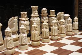 RZEŹBIONE SZACHY - zdjęcie 5