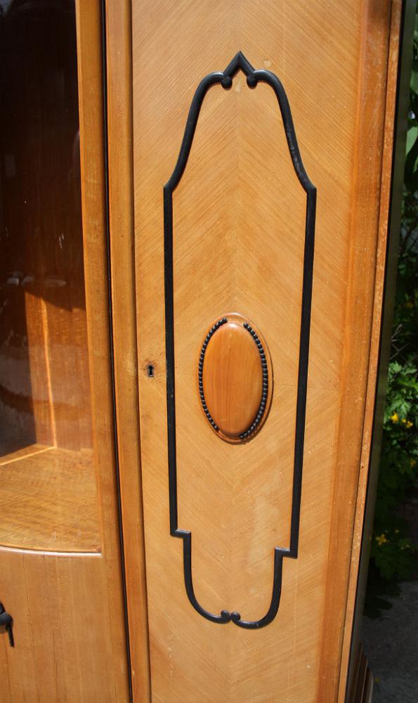 CZEREŚNIOWY GABINET - 13