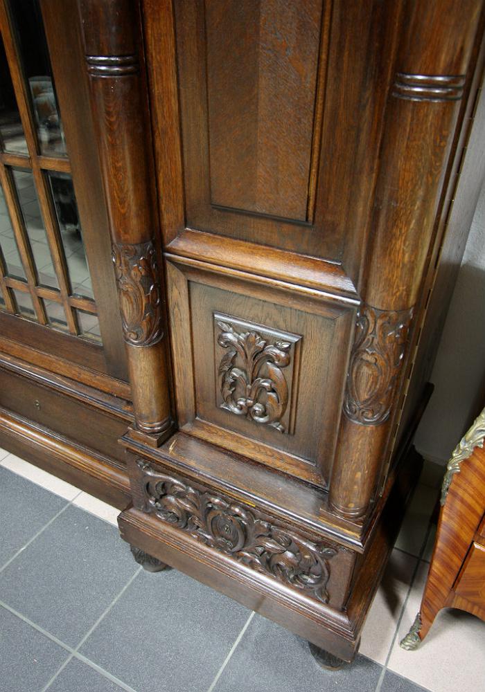 GABINET Z KOLUMNAMI - 17