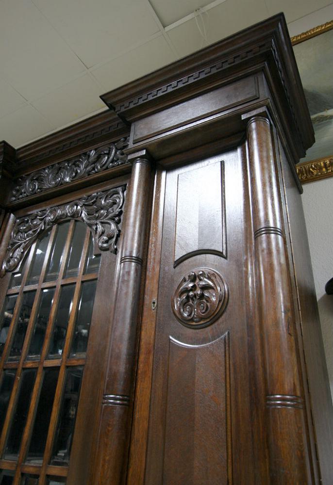 GABINET Z KOLUMNAMI - 18