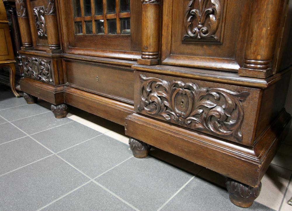 GABINET Z KOLUMNAMI - 19