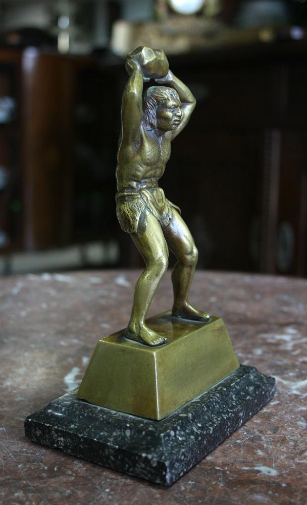 FIGURKA JASKINIOWIEC - 1