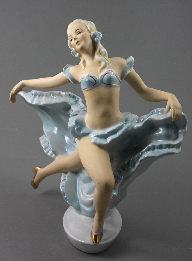 DUŻA FIGURKA - TANCERKA - 1