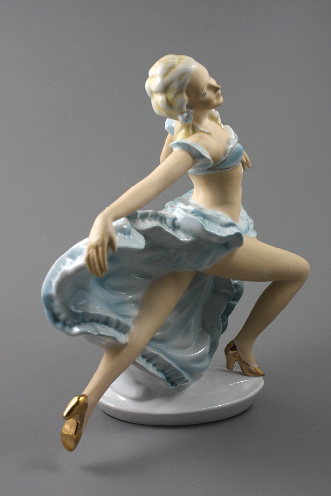 DUŻA FIGURKA - TANCERKA - 2