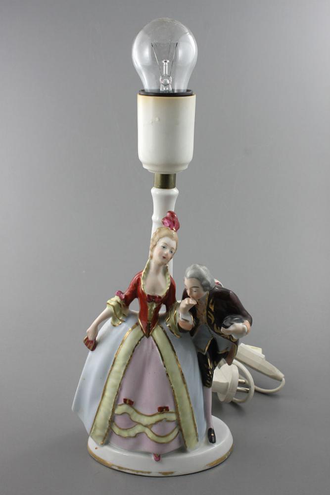 LAMPKA Z ABAŻUREM - 2