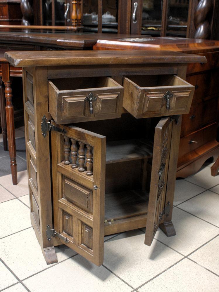 KOMODA Z TRALKAMI - 3