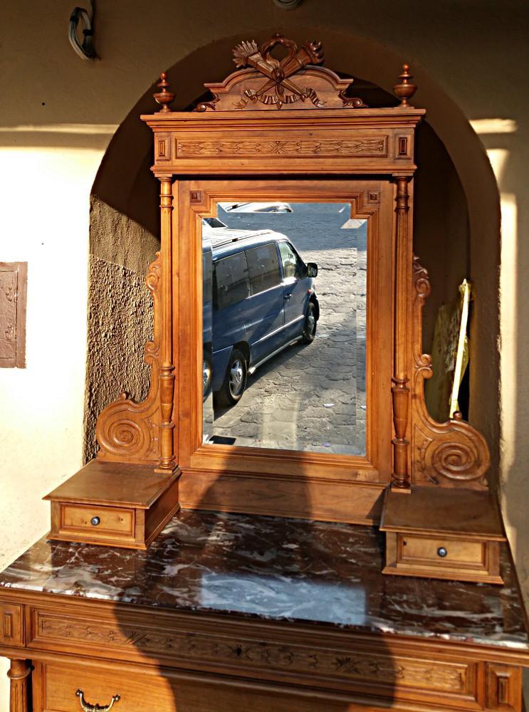 EKLEKTYCZNA TOALETKA - 1