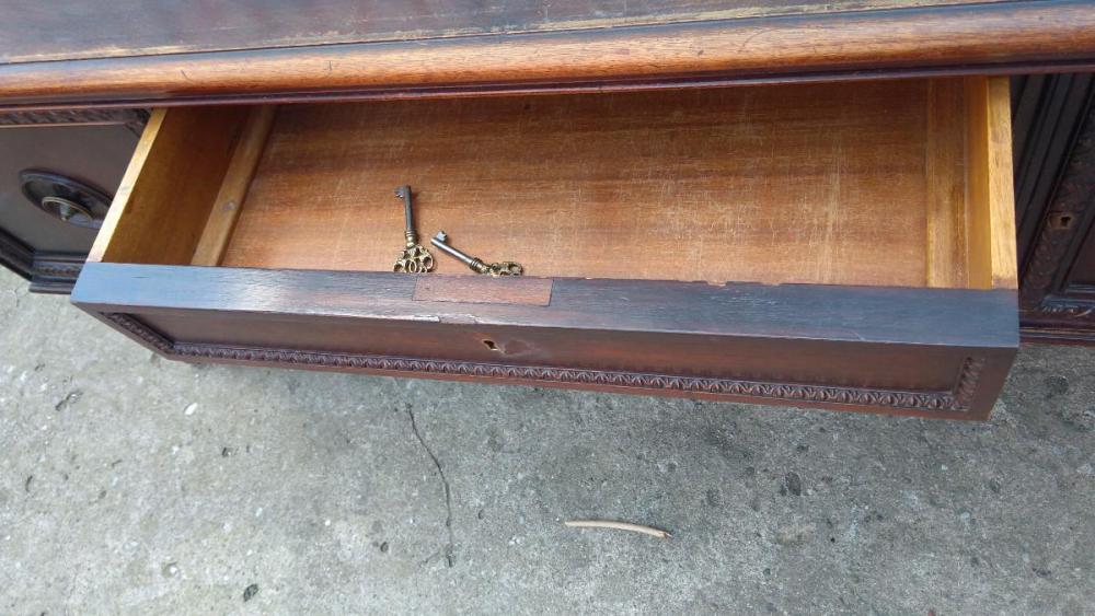 BIURKO NEORENESANS - 5