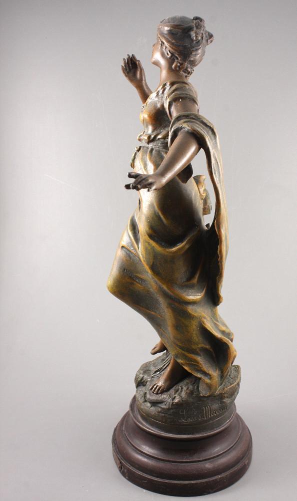 DUŻA FIGURA Z CYNKALU / KOBIETA Z PAPIRUSEM - 1