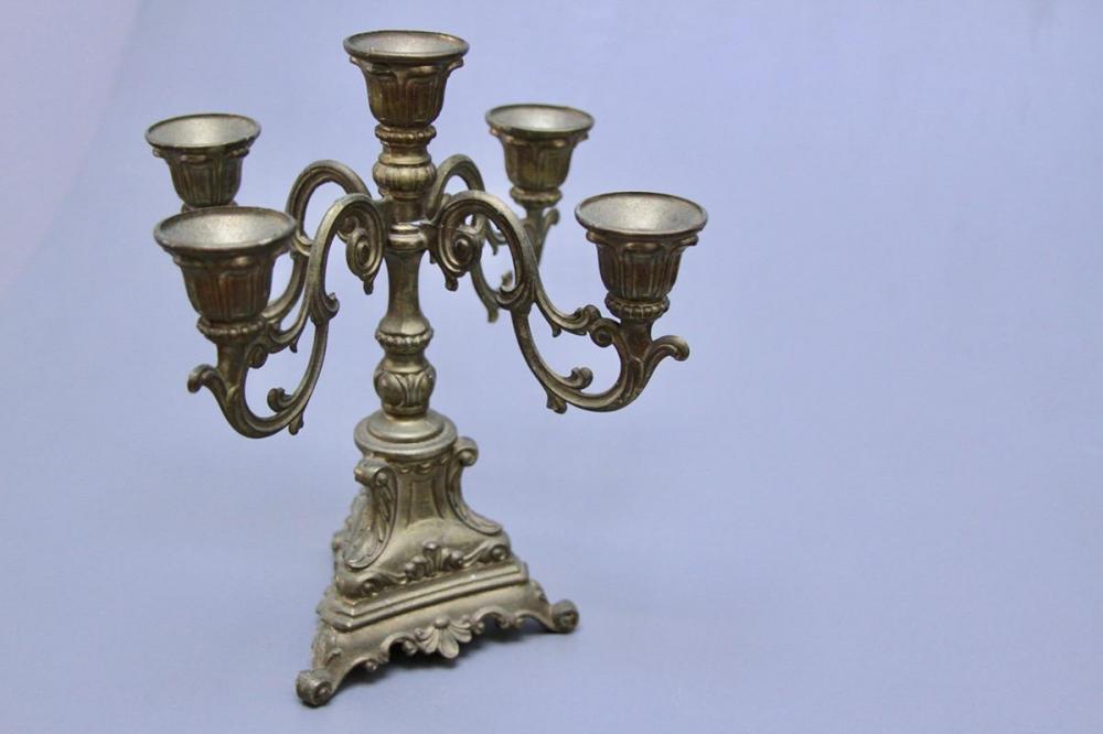 NIEWIELKI MOSIĘŻNY ŚWIECZNIK - 1