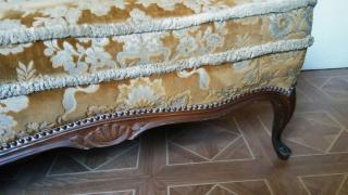 Zaokrąglona sofa w stylu Chippendale - zdjęcie 5