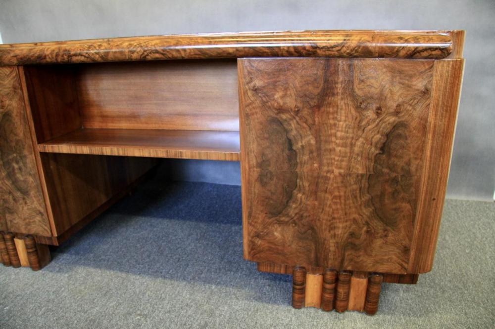 BIURKO ART DECO WYSTROJONE W PIĘKNY ORZECH - PO REN. - 3