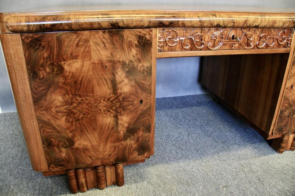 BIURKO ART DECO WYSTROJONE W PIĘKNY ORZECH - PO REN. - 4