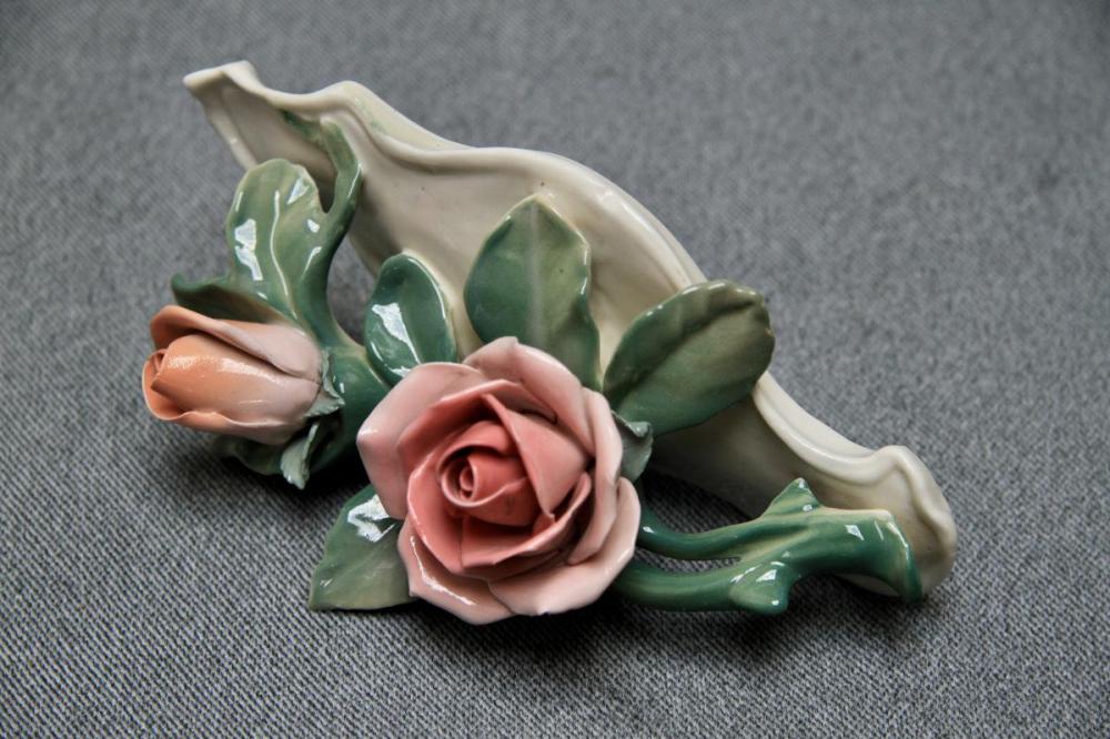 RÓŻE PORCELANOWE DO DEKORACJI STOŁU - 5