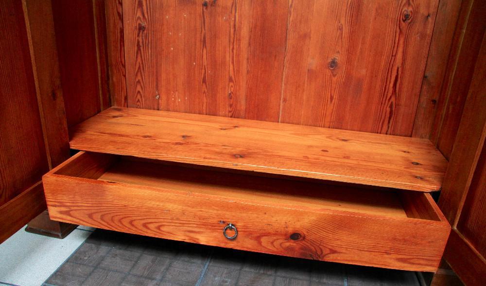 SZAFA ORZECHOWA - 10