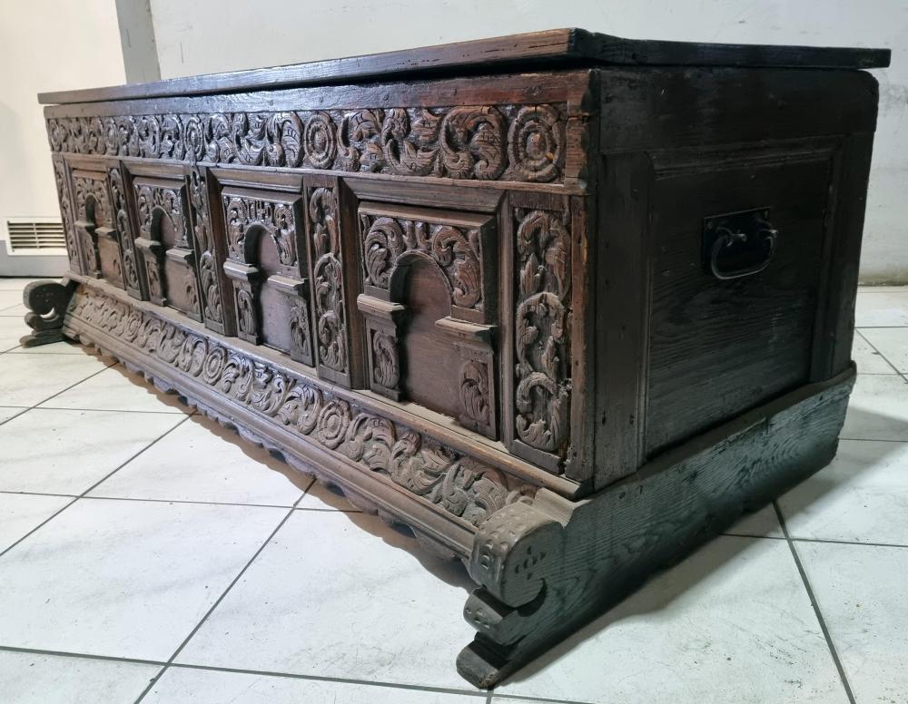 SKRZYNIA NEOBAROKOWA - 1