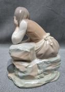 Figurka płacz nad rozlanym mlekiem - Nao Lladro - zdjęcie 4
