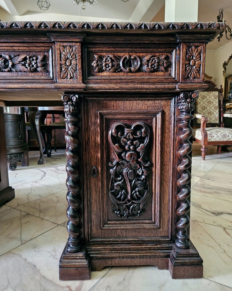 Biurko neorenesansowe - 1