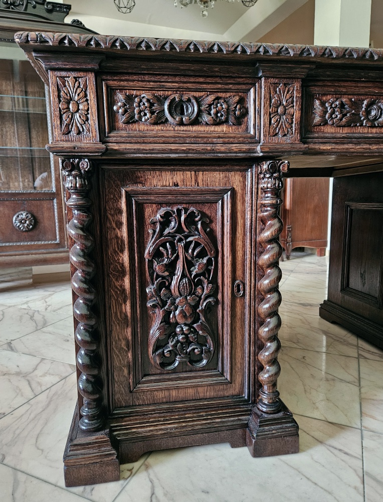 Biurko neorenesansowe - 2