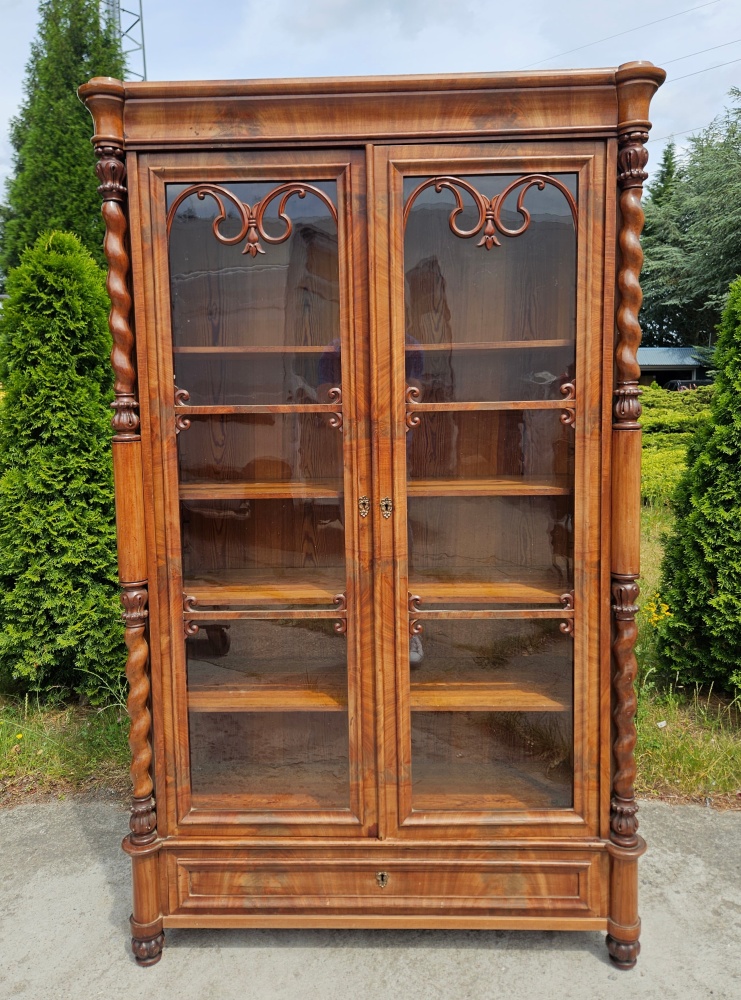 Witryna - biblioteczka ludwikowska - 1