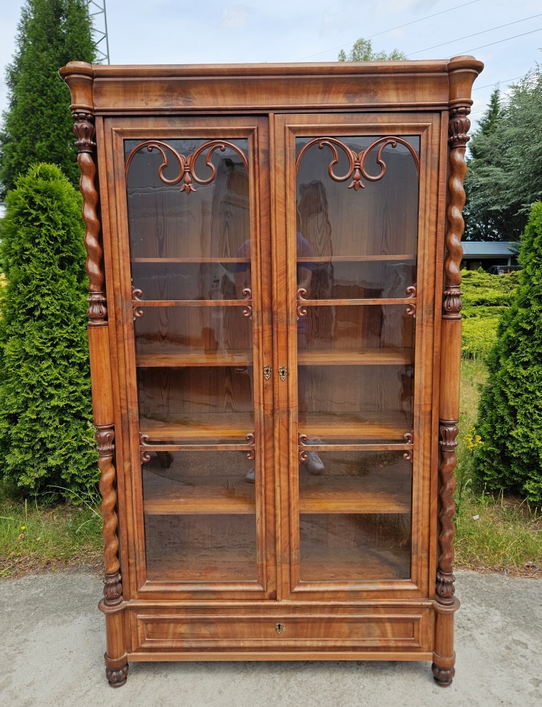 Witryna - biblioteczka ludwikowska