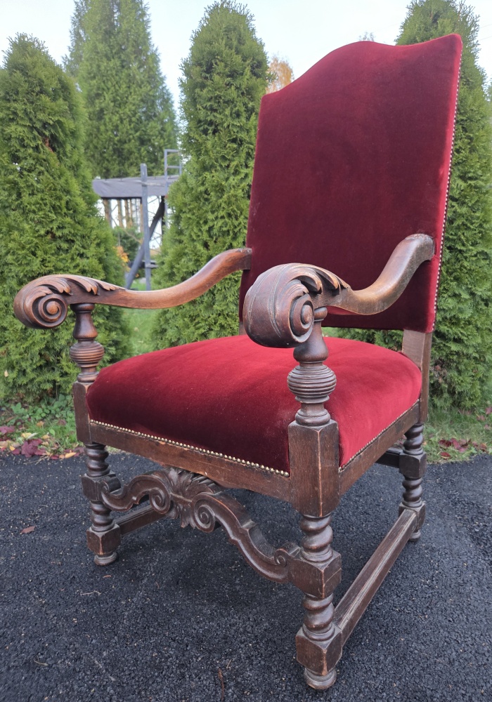 Tron w stylu neorenesansowym