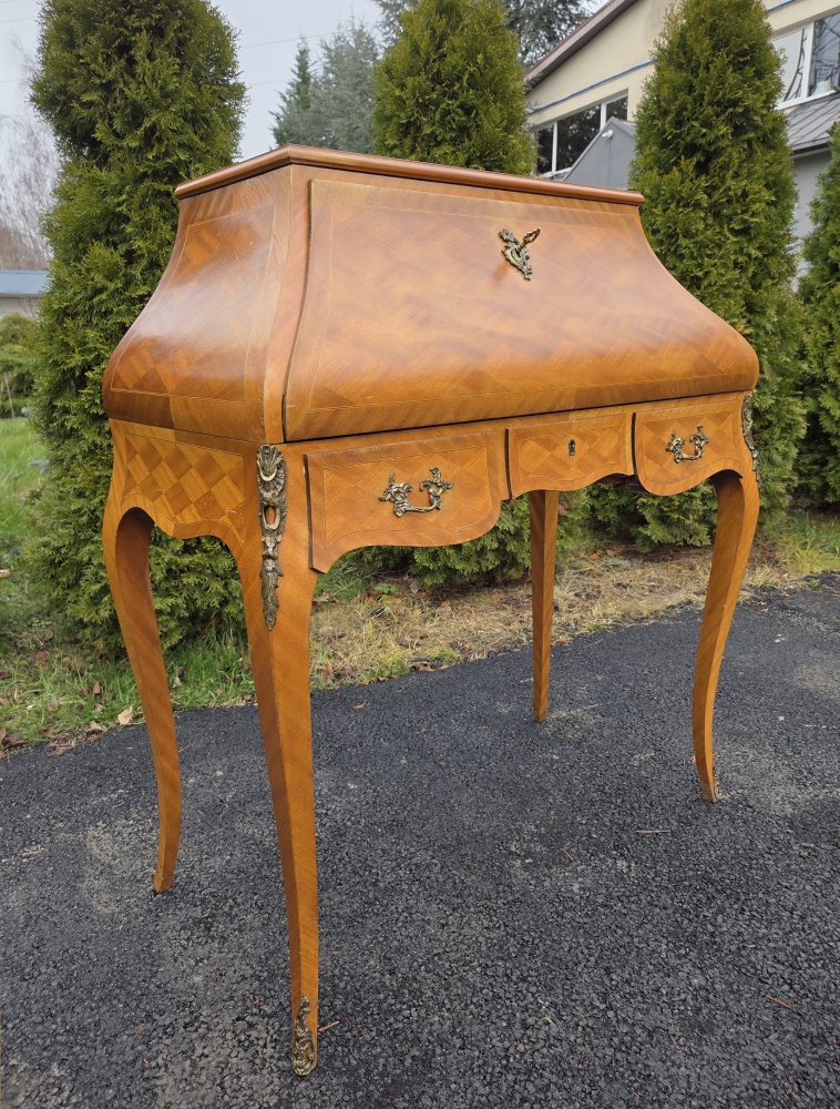 Sekretarzyk w stylu empirowym