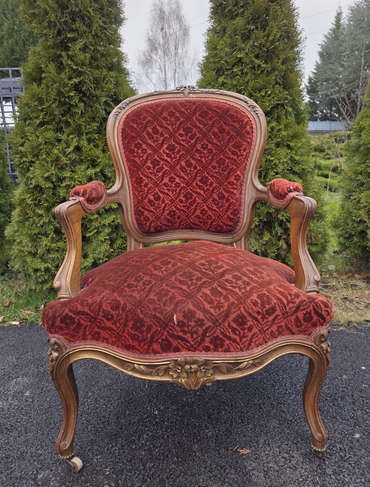 Fotel w stylu chippendale