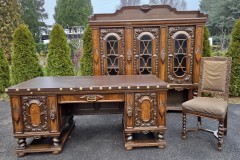 Gabinet z niesaowitym biurkiem