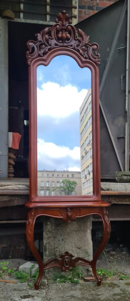 Ludwikowska konsola z lustrem